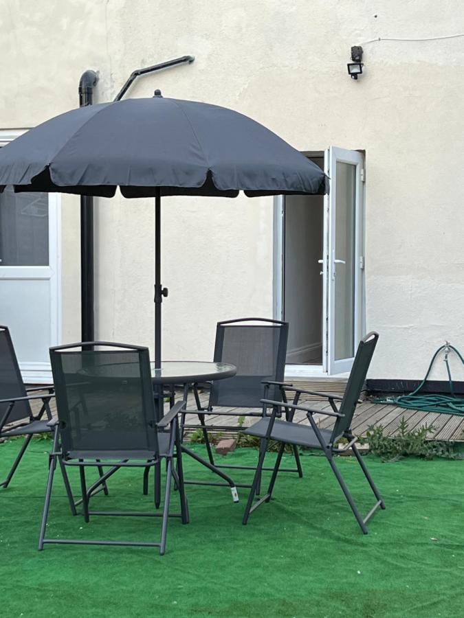 Wisdom Care: The Orpington Cutie Exterior photo