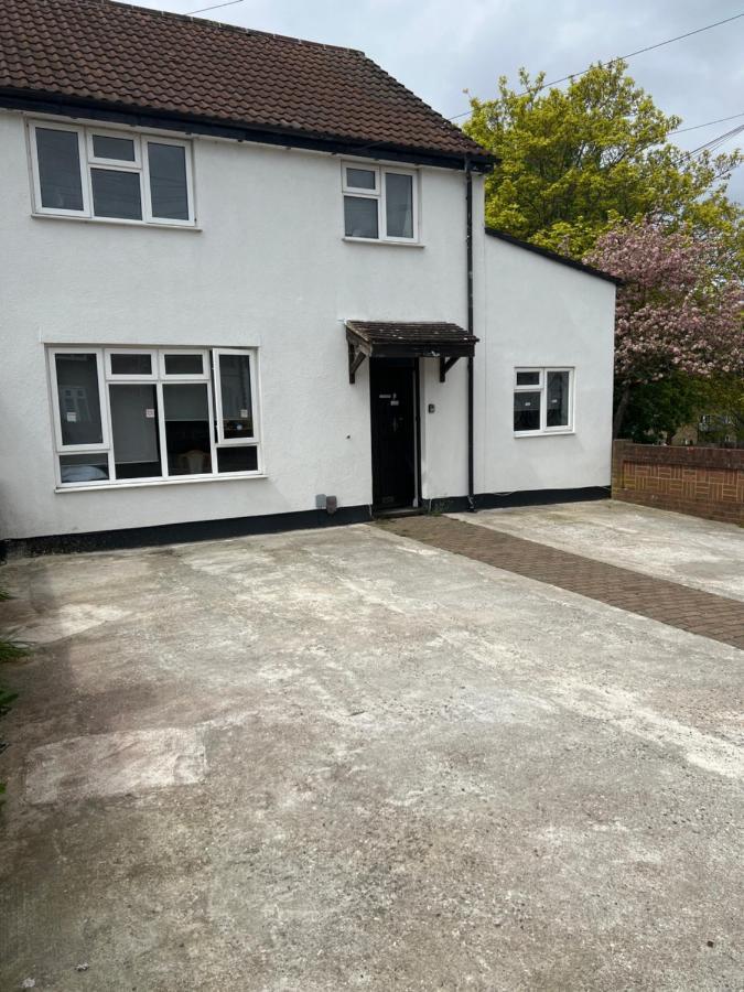 Wisdom Care: The Orpington Cutie Exterior photo